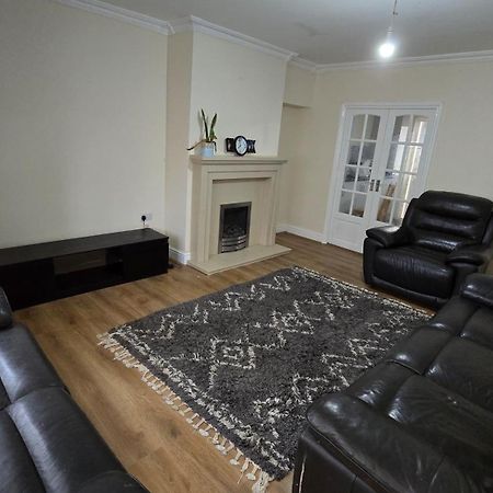Entire Three Bedroom House In Birmingham Ngoại thất bức ảnh