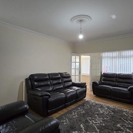 Entire Three Bedroom House In Birmingham Ngoại thất bức ảnh